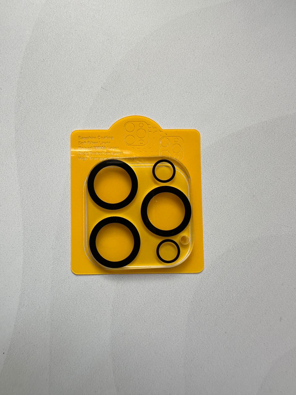 iPhone 14 Pro trasparente con bordes negros